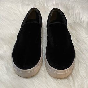 Sam Edelman Lacey Velvet Skate Sneaker In Black Size 5